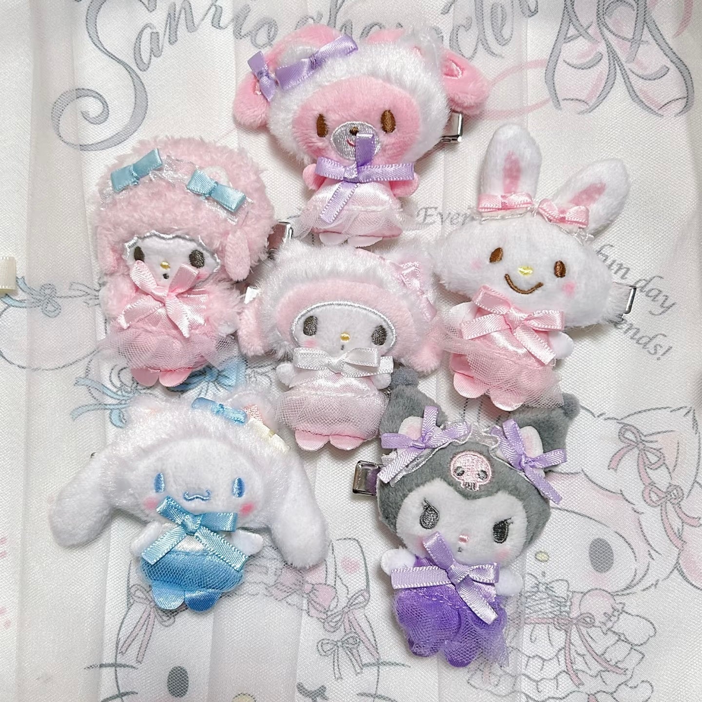 【Limit 3/customer】SANRIO | Secret Hair Clip Blind Box 9.4 x 9.1 x 2.3cm (White Cat Ballerina)