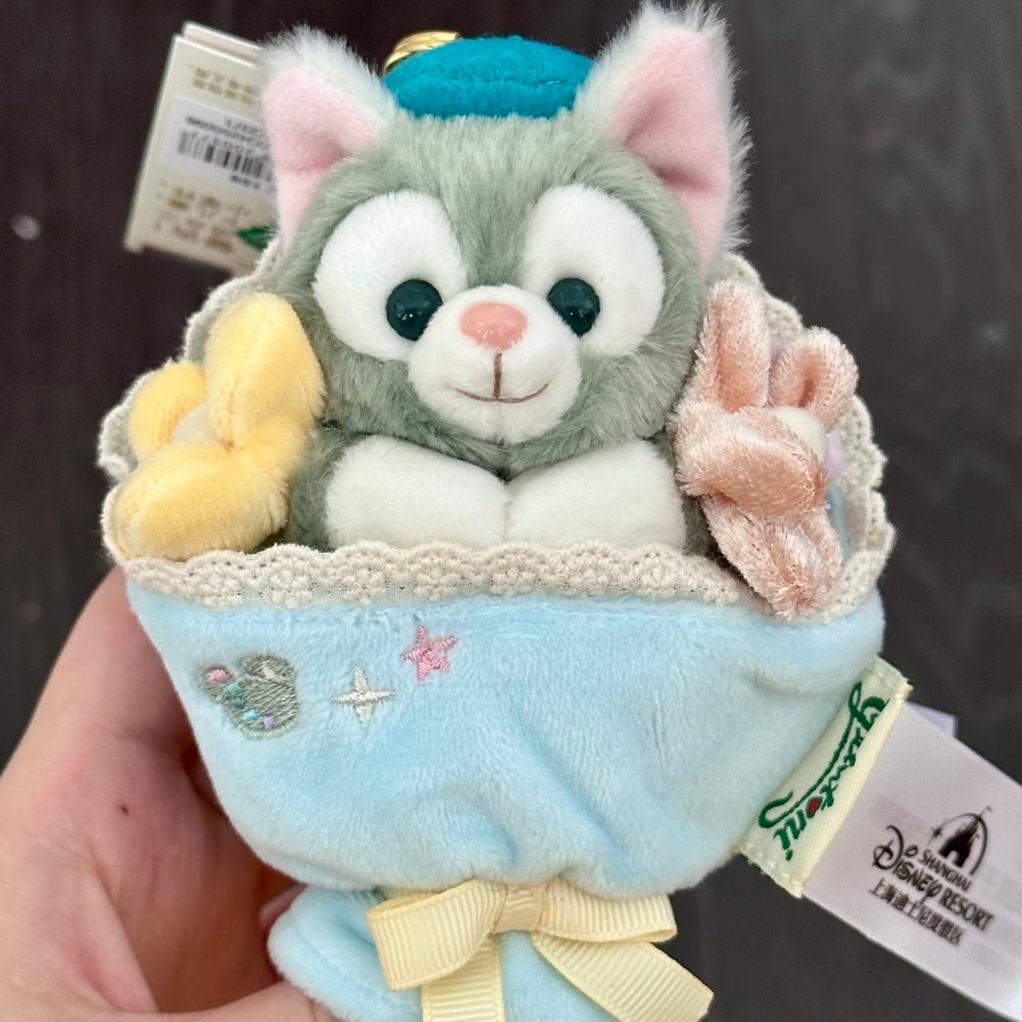 DISNEY | SHANG HAI DisneyLand Gelatoni Mascot Holder Bag Charm Keychain (Duffy and Friends Mini Bouquet)