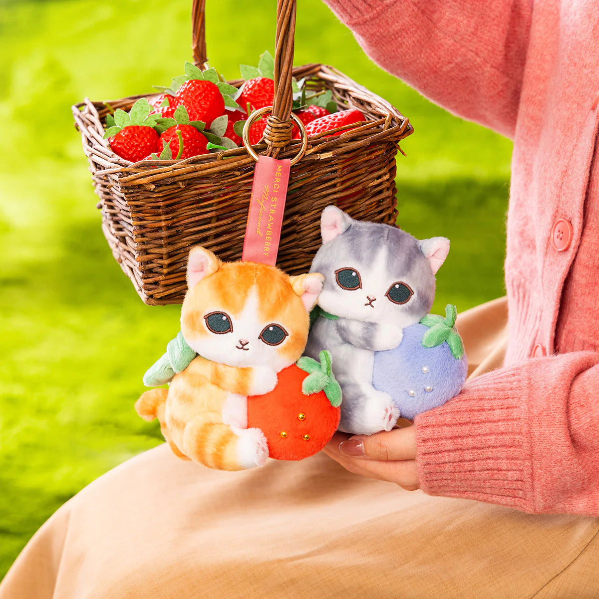MOFUSAND | Strawberries and Orange Cat Mascot Holder Bag Charm Keychain 170x130x90mm (MERCI STRAWBERRY)
