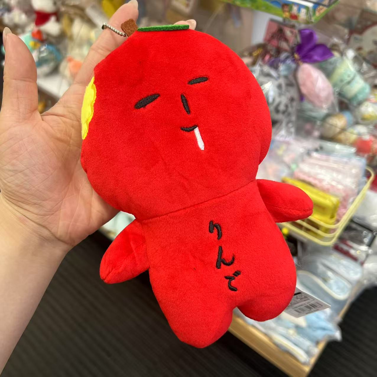 Yujio | Plush W160×H250×D50mm (Apple)