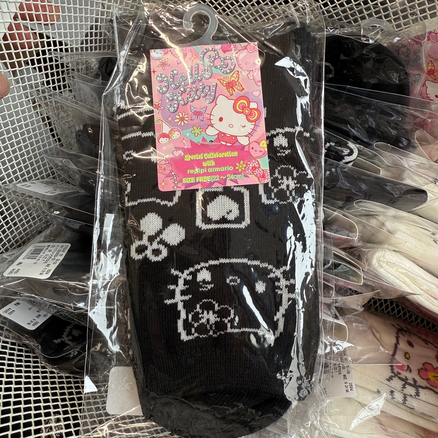SANRIO x 10C REPIPI | Hello Kitty Socks Free Size 22-24cm (Black)