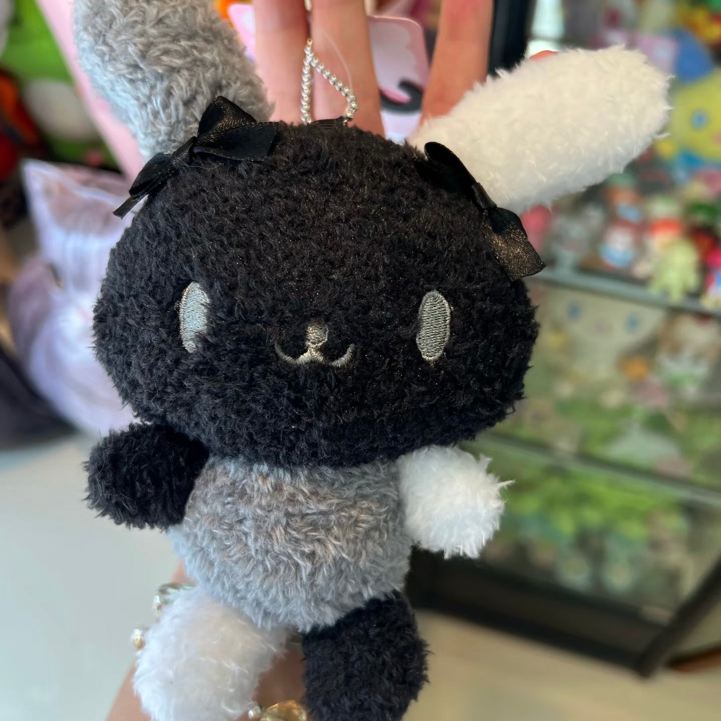 SANRIO x Avail | Usahana Mascot Holder Plush Keychain Bag Charm 50×75×138mm (Fluffy Black & White)
