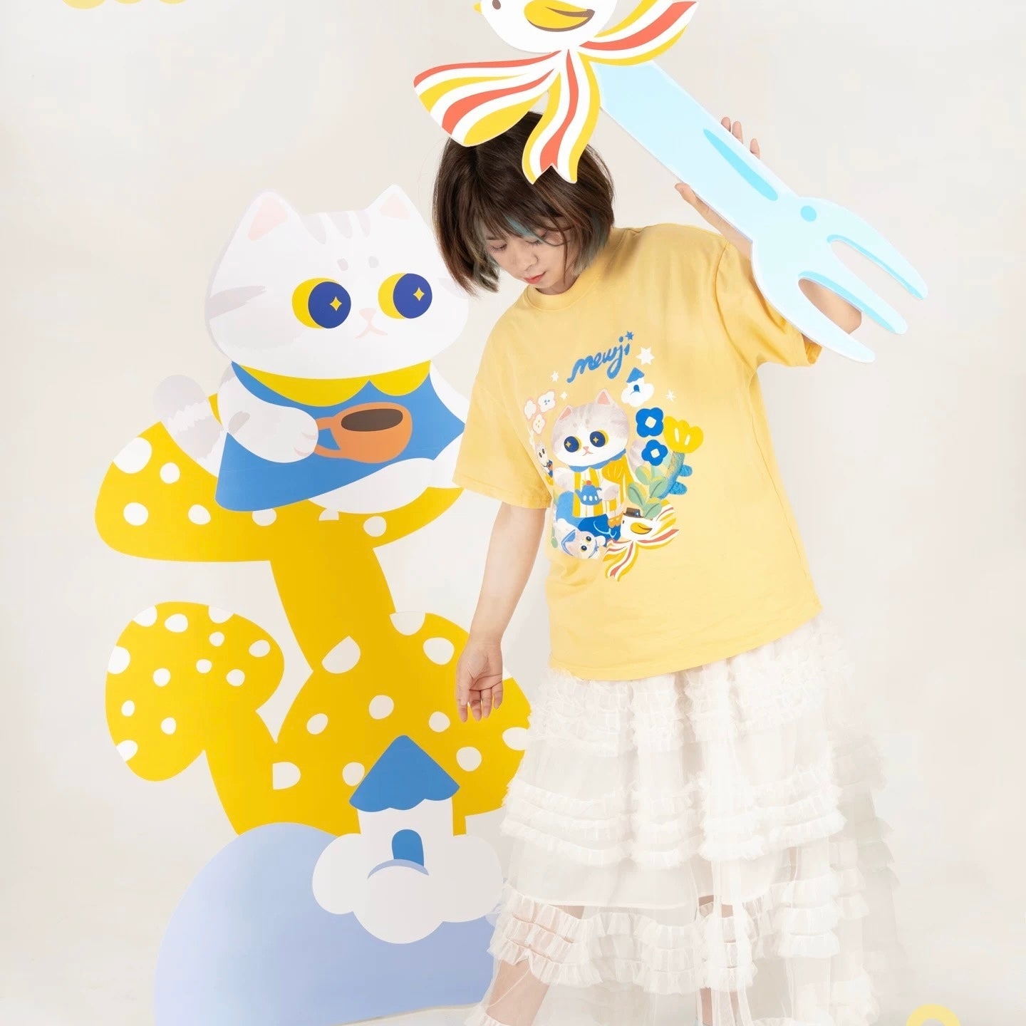 MEWJI♡ Cat & Flowers Tee T-shirt (Yellow)