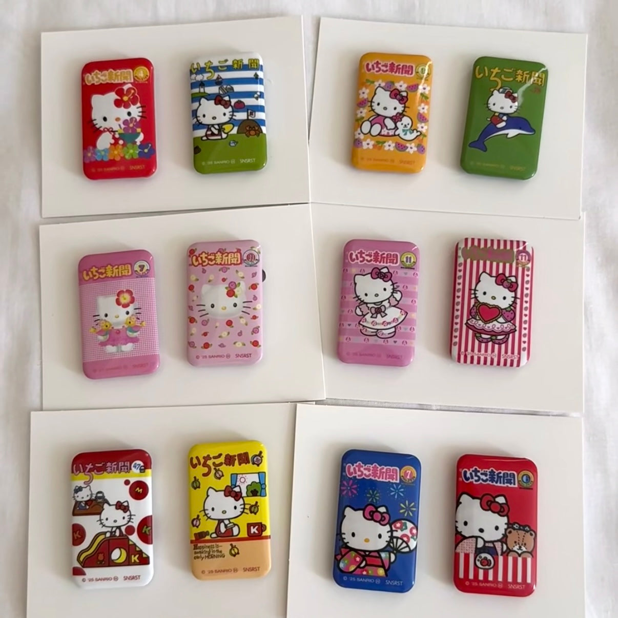 SANRIO | Hello Kitty Secret Can Badge 2 Set Blind Box A 30×8×48mm (Strawberry Newspaper 50th Anniversary)