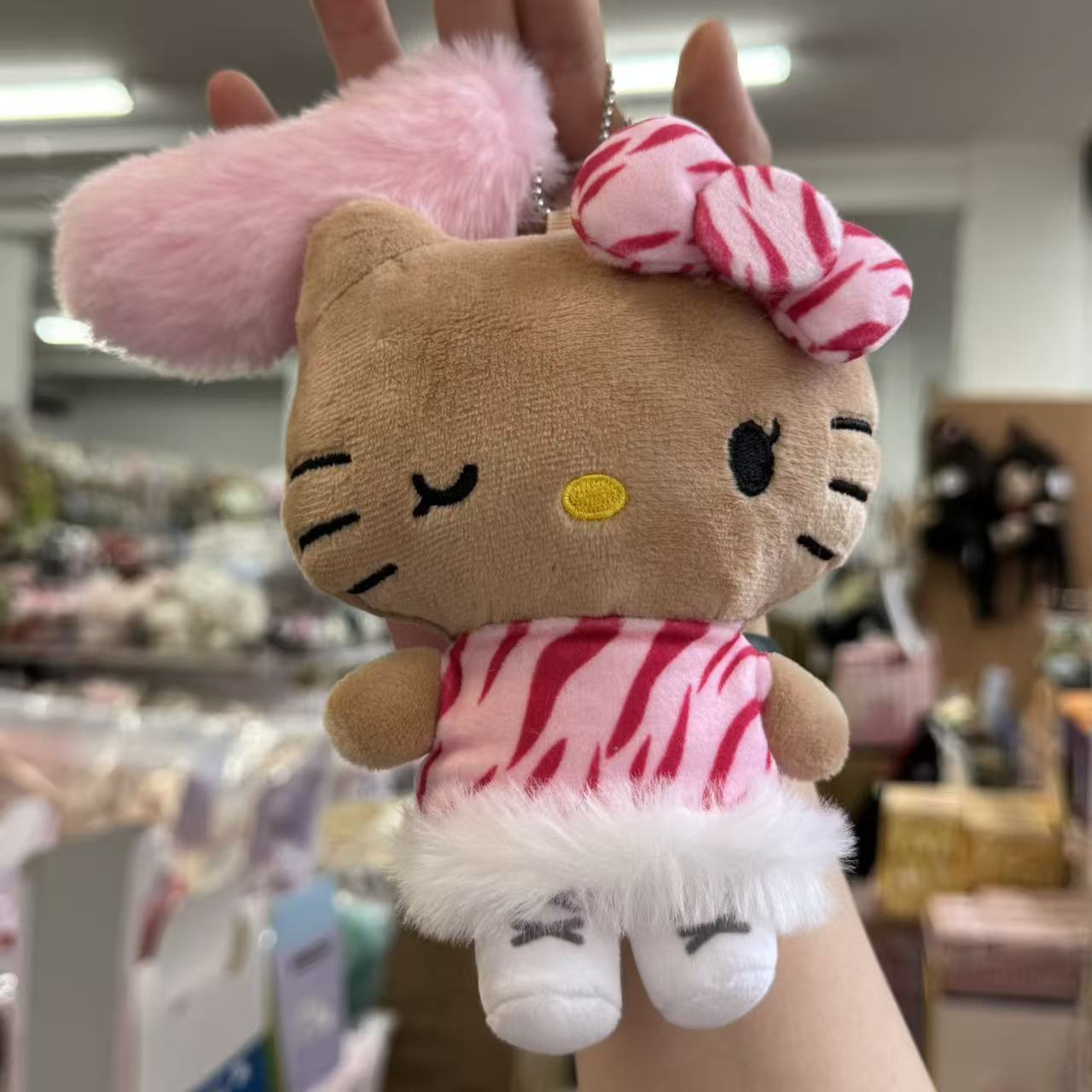 Avail x Hello Kitty | Tanned with Fluffy Tail Mascot Holder Plush Keychain Bag Charm (Leopard)