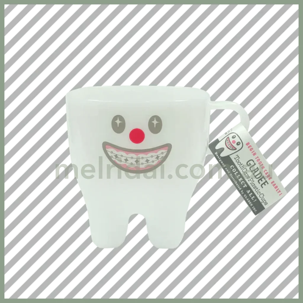 Gladee | Tooth Plastic Cup // Straightening
