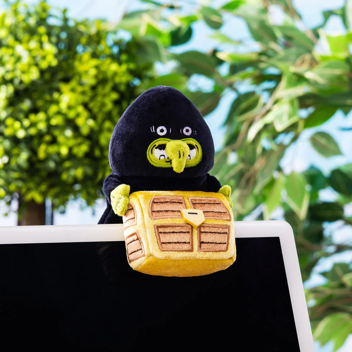 CHIIKAWA | Witch Treasure Monitor Plush Toy 120×75×75mm (Hook-and-loop Watching from Your Desktop)