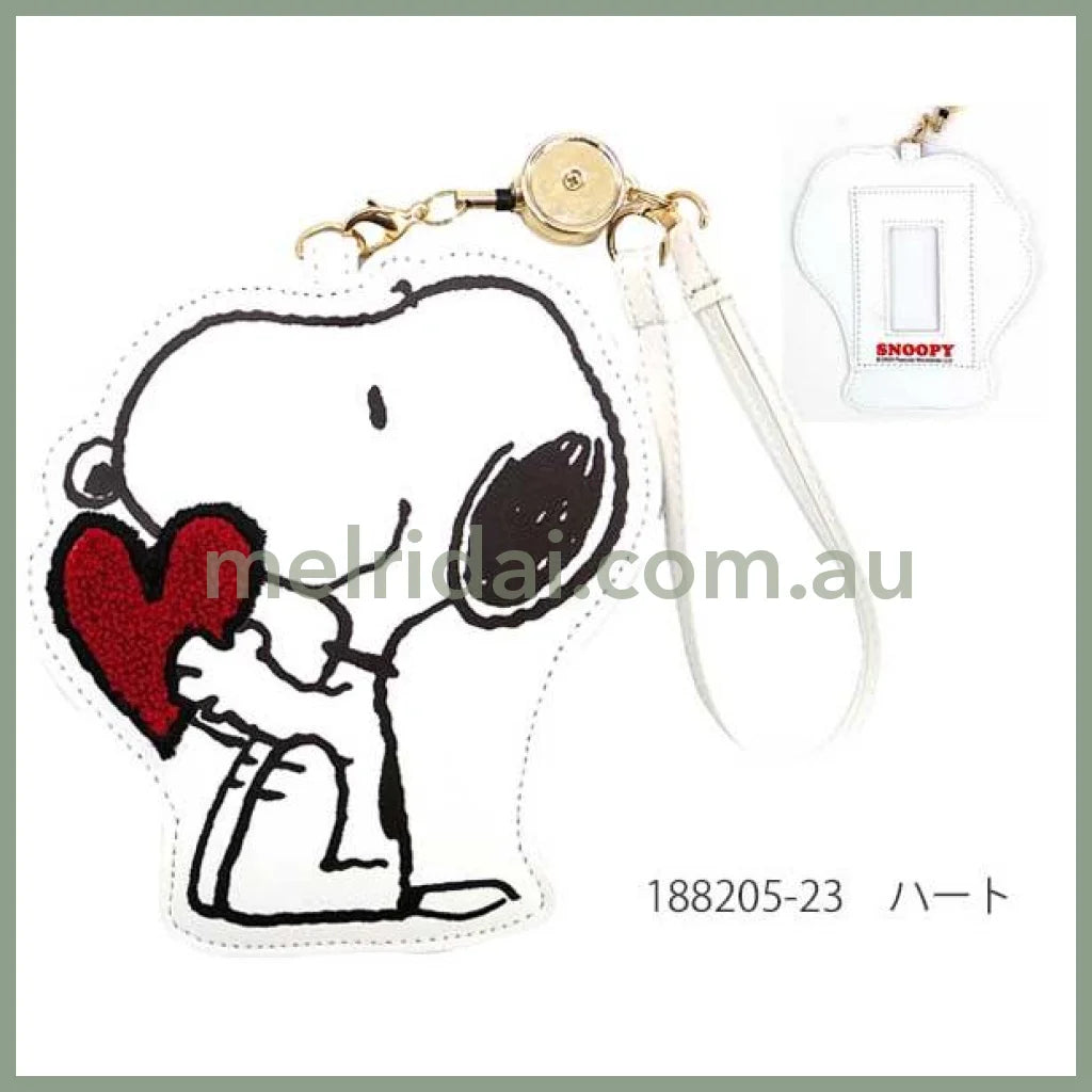 Peanuts | Snoopy Die-Cut Pass Case With Reel Commuter Ic Card // Heart
