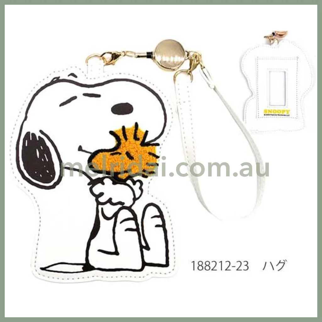 Peanuts | Snoopy Die-Cut Pass Case With Reel Commuter Ic Card // Hug