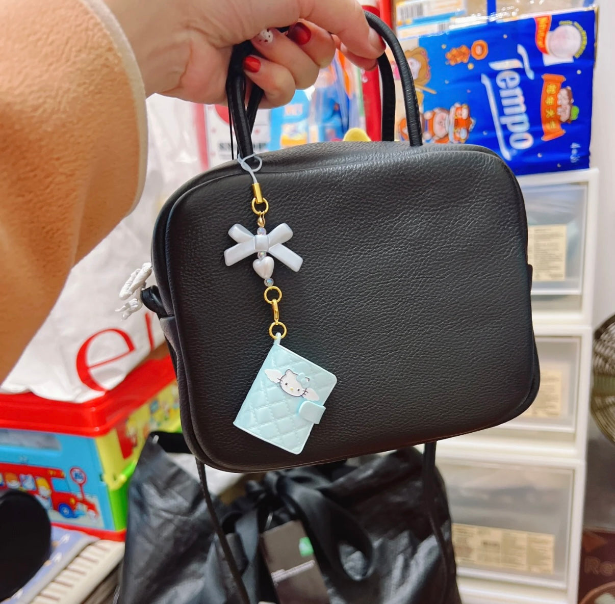 【Limit 1】SANRIO | Hello Kitty Secret Strap Keychain Blind Box 5.5cm×6cm×4cm (Miniature Quilt Blind Box)