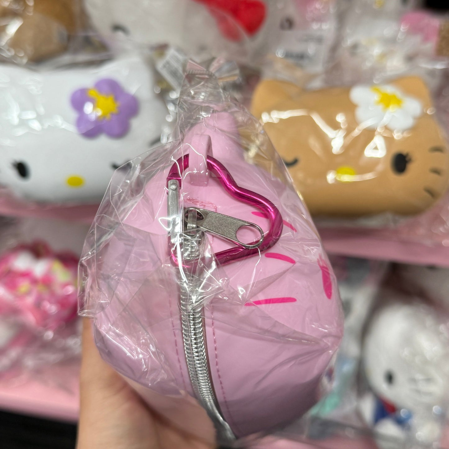 SANRIO | Hello Kitty Silicone Pencil Case Pouch with Heart Carabiner H130×W160×D100mm (Pink)