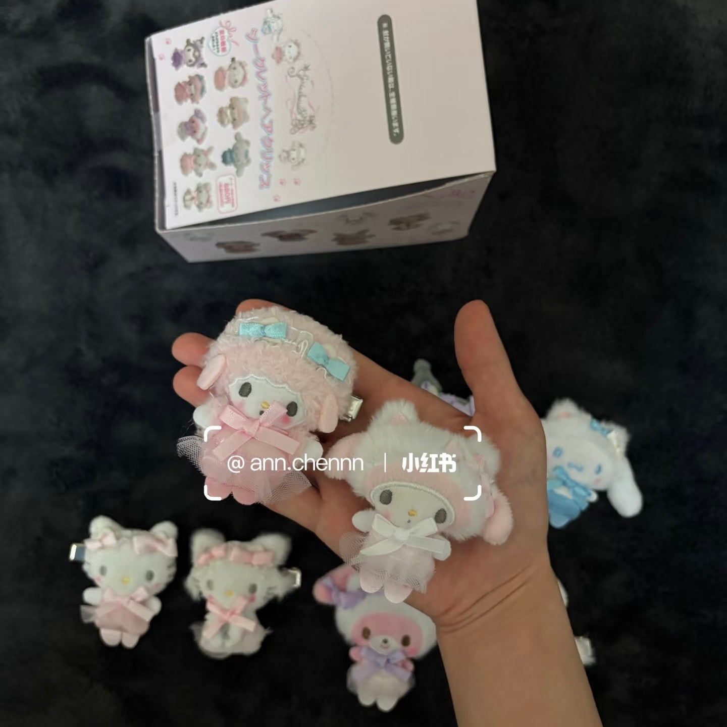 【Limit 3/customer】SANRIO | Secret Hair Clip Blind Box 9.4 x 9.1 x 2.3cm (White Cat Ballerina)