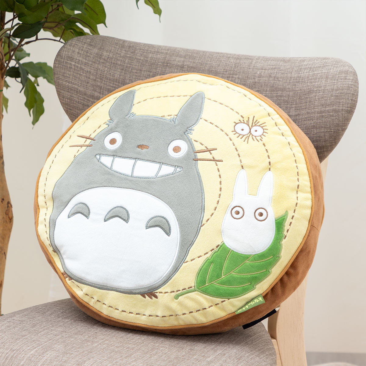 STUDIO GHIBLI | Cushion Totoro Leaves D40xH8 cm (My Neighbor Totoro)