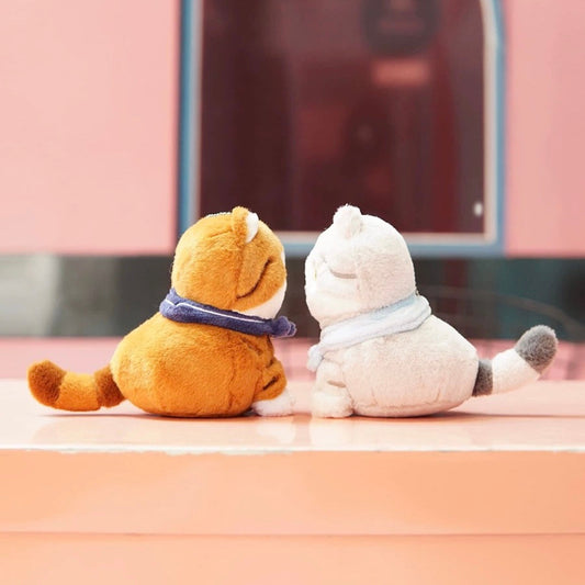 Mewji Sitting Cat Mascot Holder Gift Box //