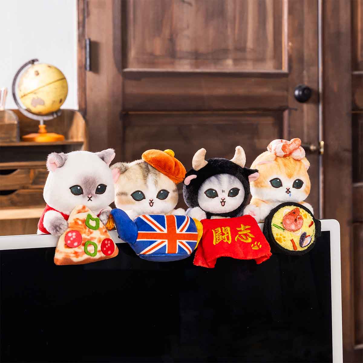 MOFUSAND | Plush Toy Desktop Hanging 190×160×215mm (Mofumofu Journey Cat -Chubby Pizza)
