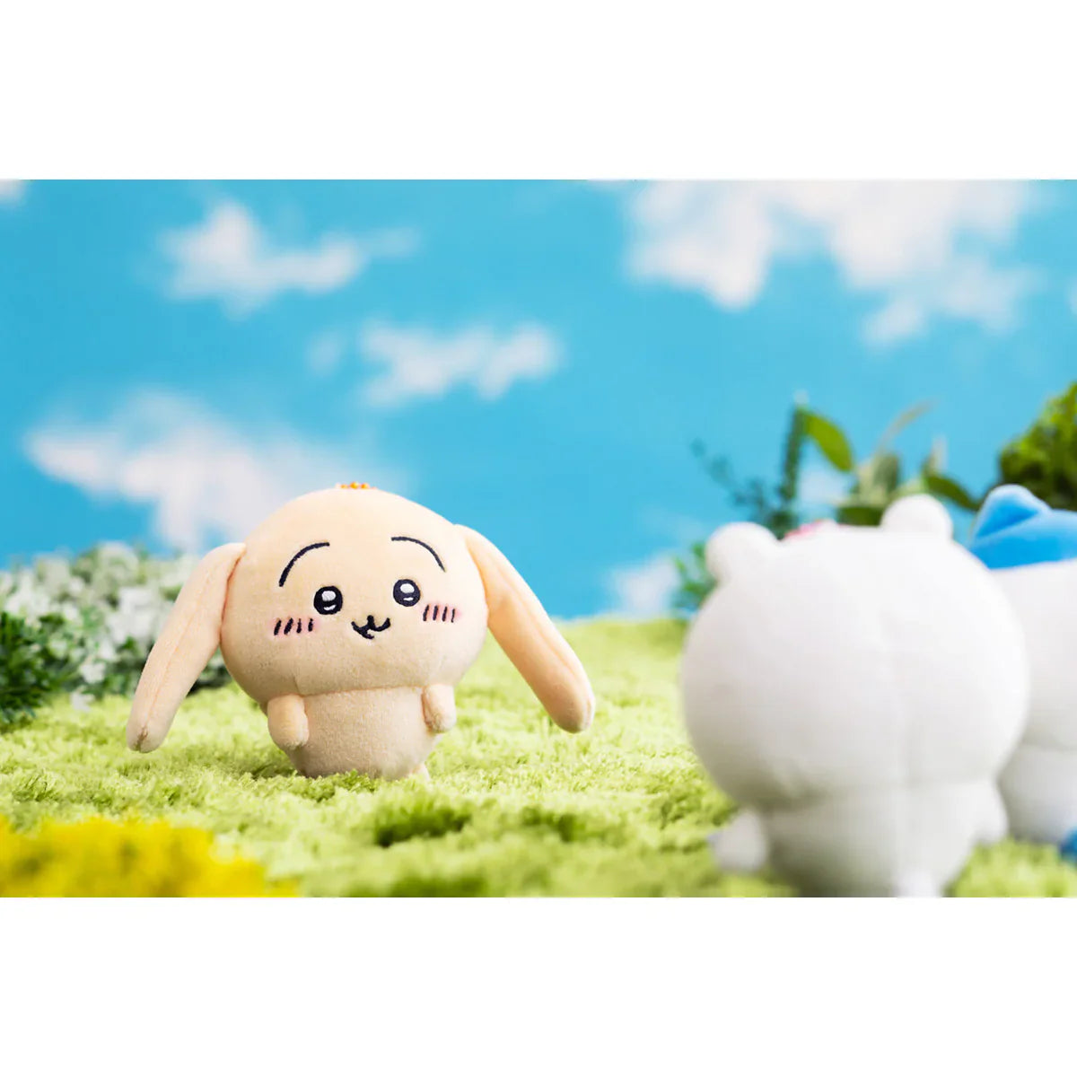 Chiikawa | Mascot Holder Plush Keychain (Usagi) H105×W140×D60Mm 吉伊卡哇 玩偶挂件/包挂/钥匙链（垂耳兔乌萨奇）