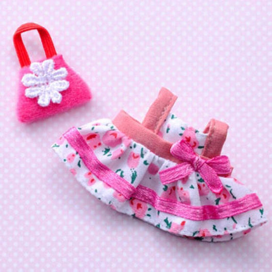 Sylvanian Families | Girls Sister’s Pink Dress Set 100 x 5 x 100mm (Dress & Bag)