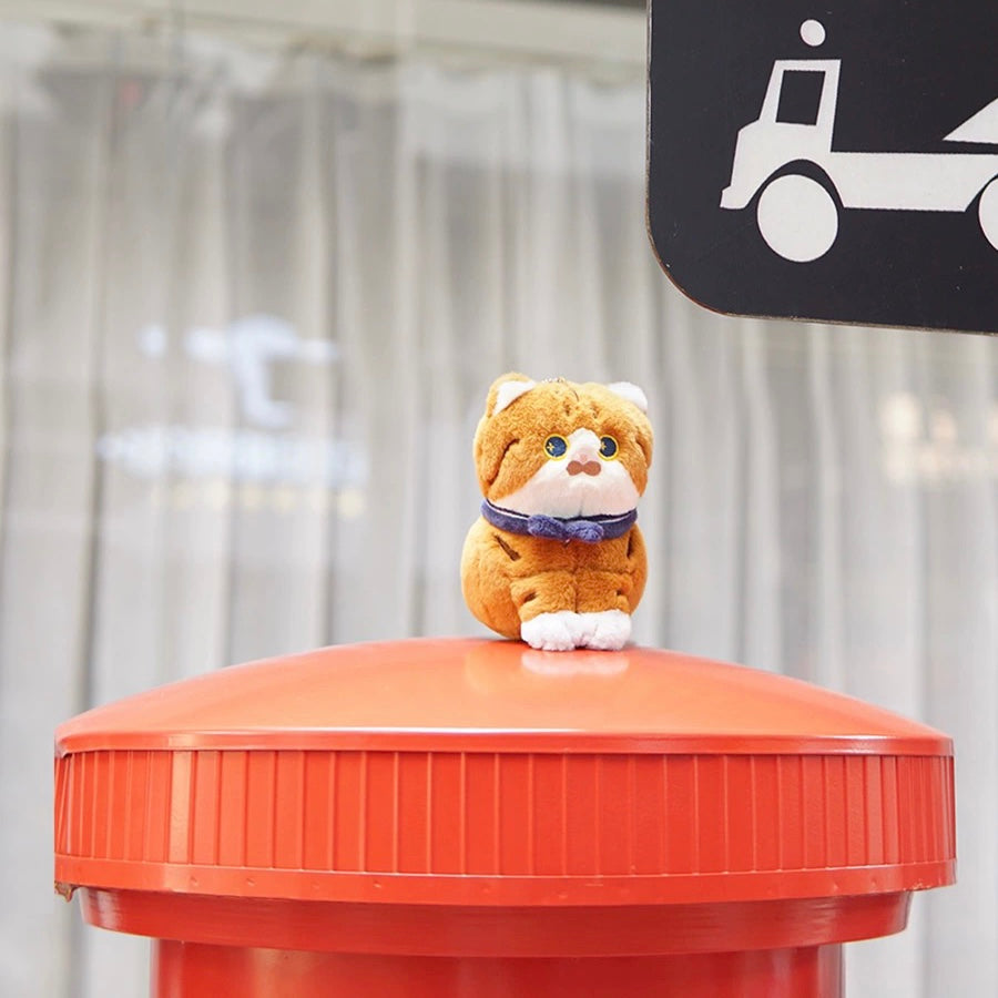 Mewji Sitting Cat Mascot Holder Gift Box //