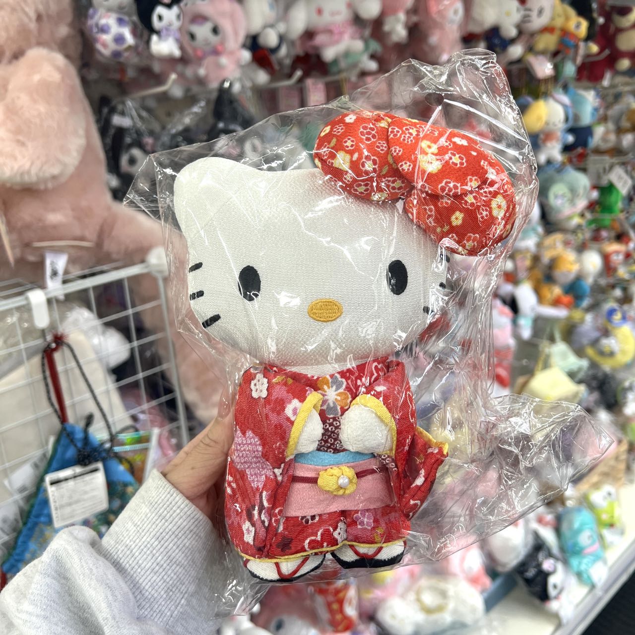 Sanrio | Hello Kitty Plush Doll (M) 日本三丽鸥 凯蒂猫 和服公仔/玩偶 Red