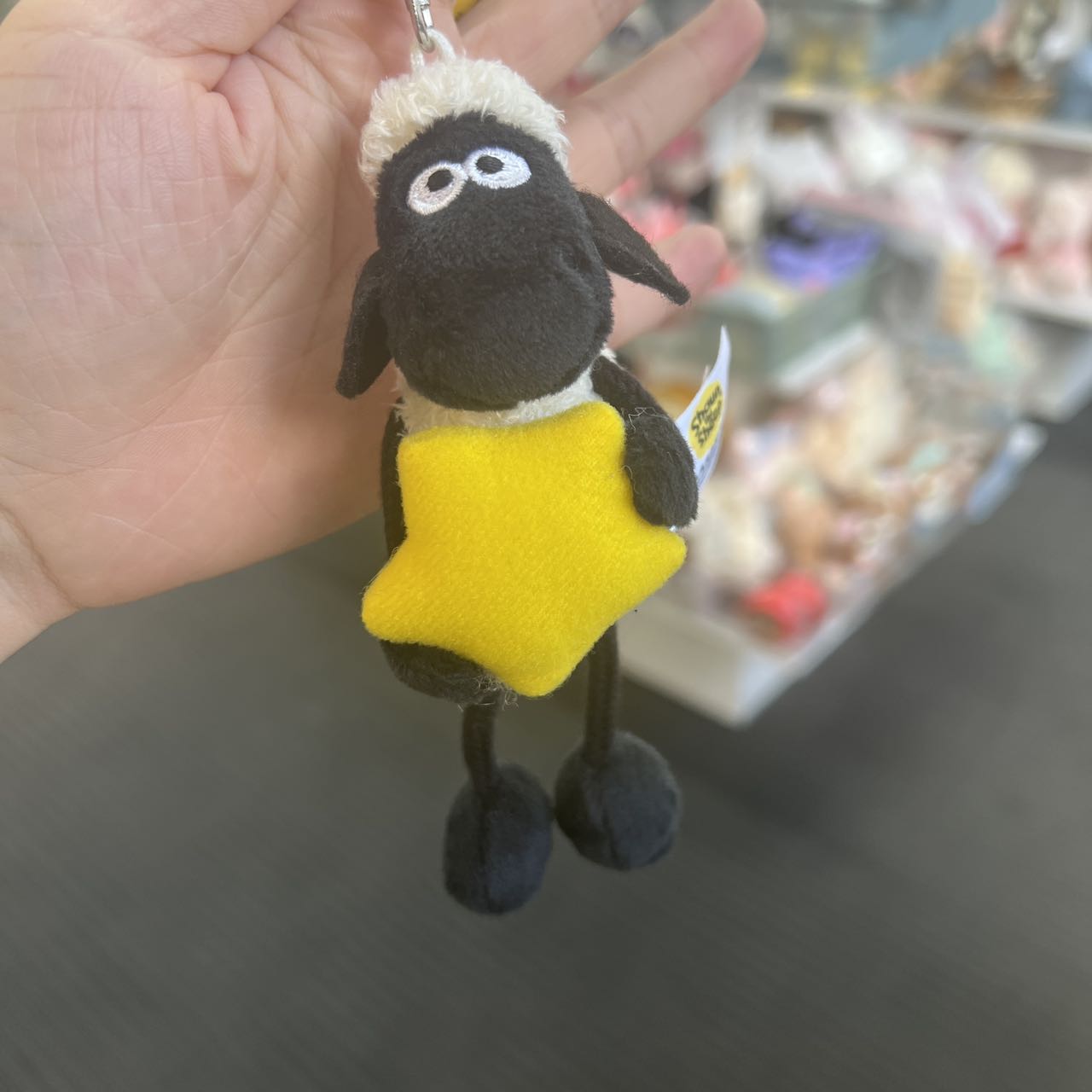 Nici | Shaun Bean Bag Keyring Approx.10Cm 礼祺 小羊肖恩 沙包豆袋 毛绒玩偶/挂件/钥匙链/包挂 With Yellow Star