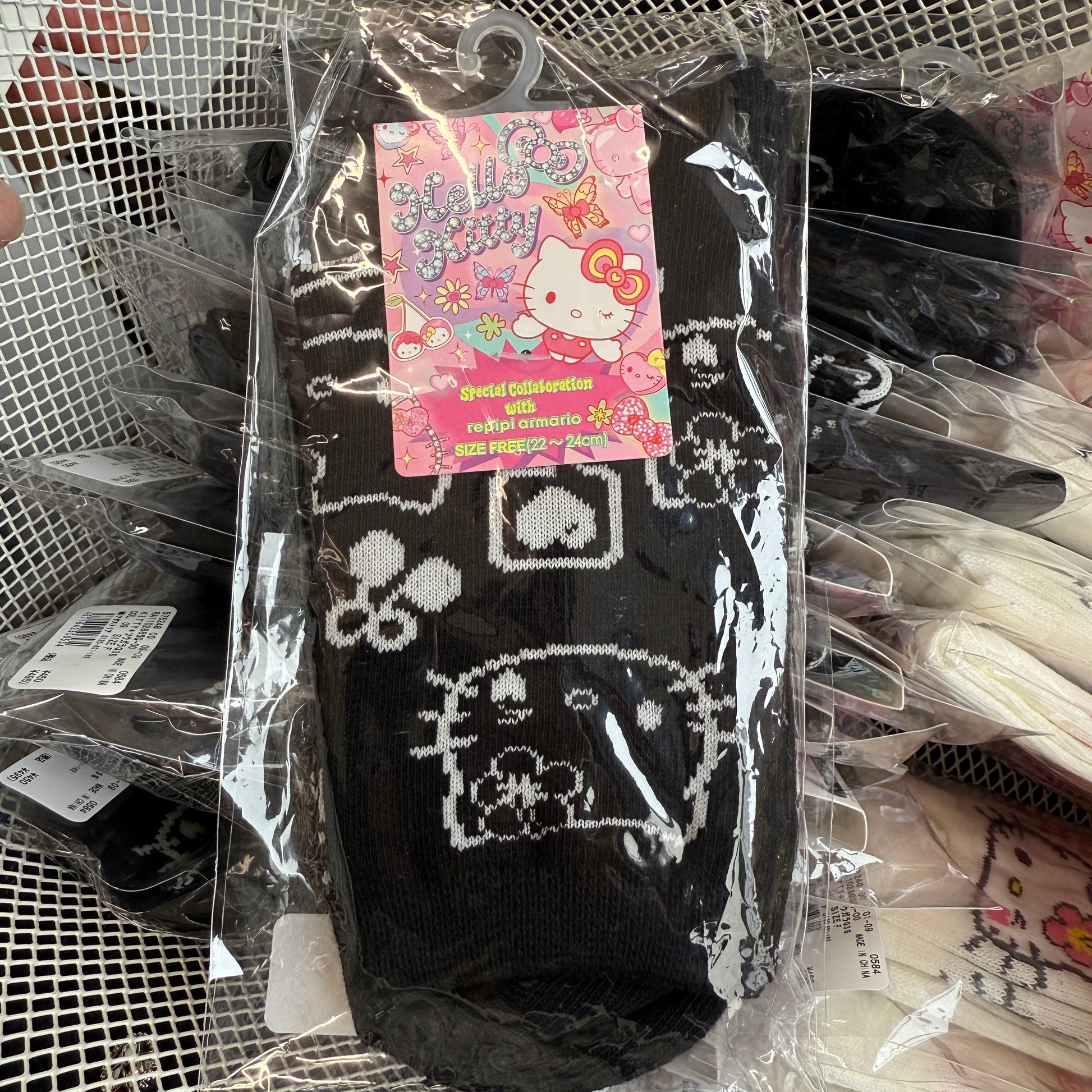 SANRIO x 10C REPIPI | Hello Kitty Socks Free Size 22-24cm (Black)