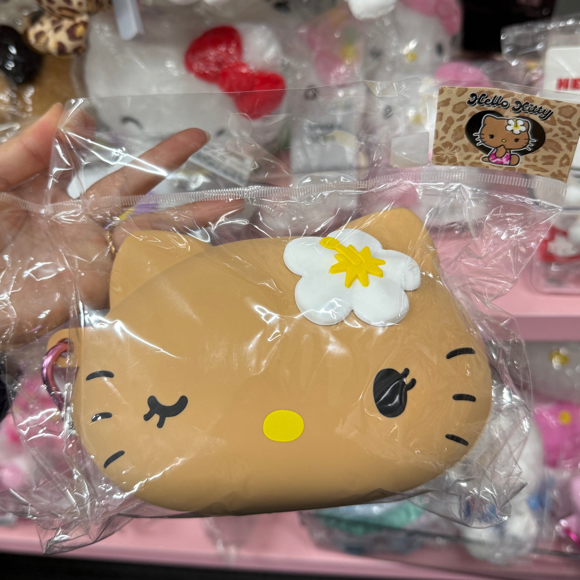 SANRIO | Hello Kitty Silicone Pencil Case Pouch with Heart Carabiner H130×W160×D100mm (Tanned)