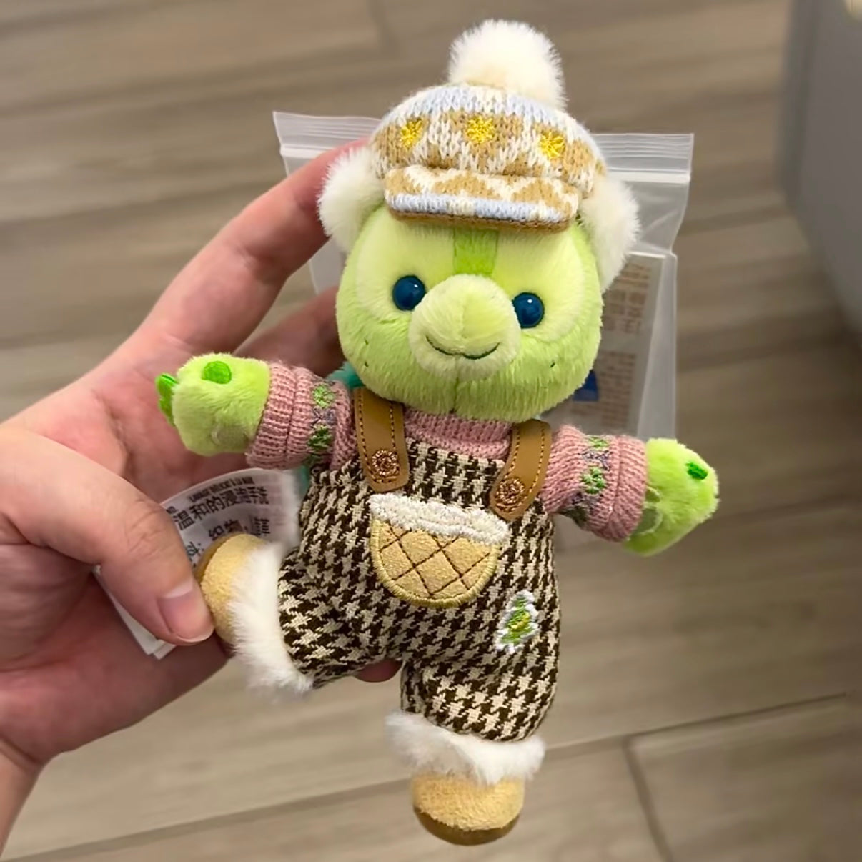 DISNEY | SHANG HAI DisneyLand OluMel Mascot Holder Plush Keychain (Duffy and Friends Winter Collection)
