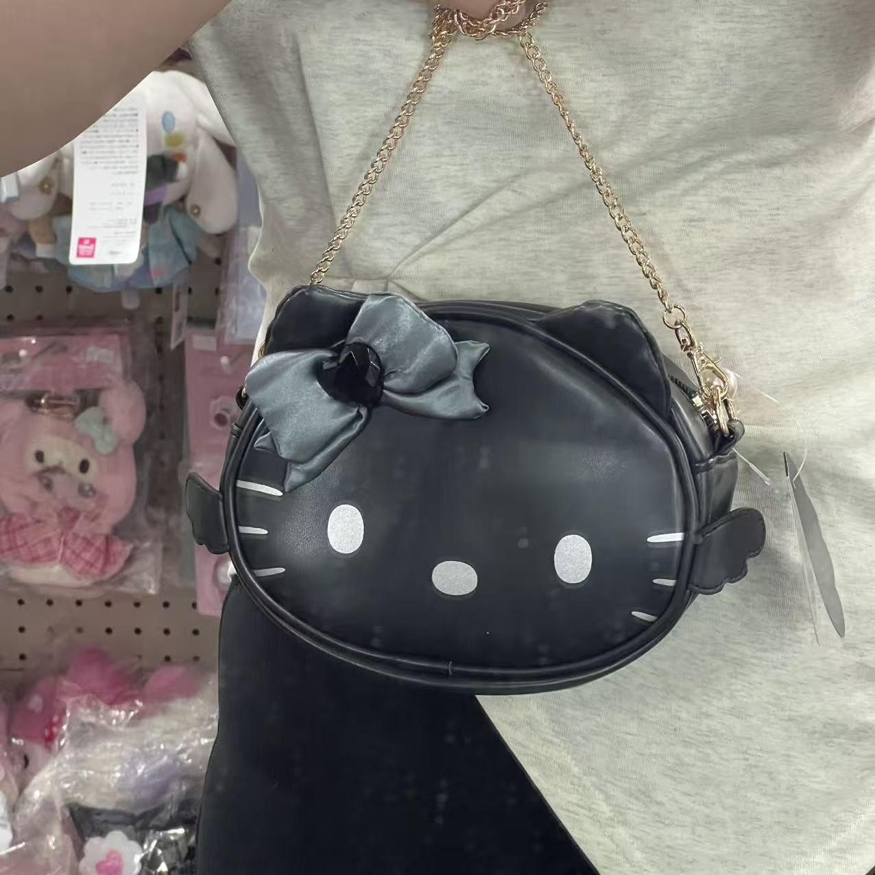 SANRIO | Hello Kitty Face-shaped Shoulder Bag 150×225×60mm (Black Angel)