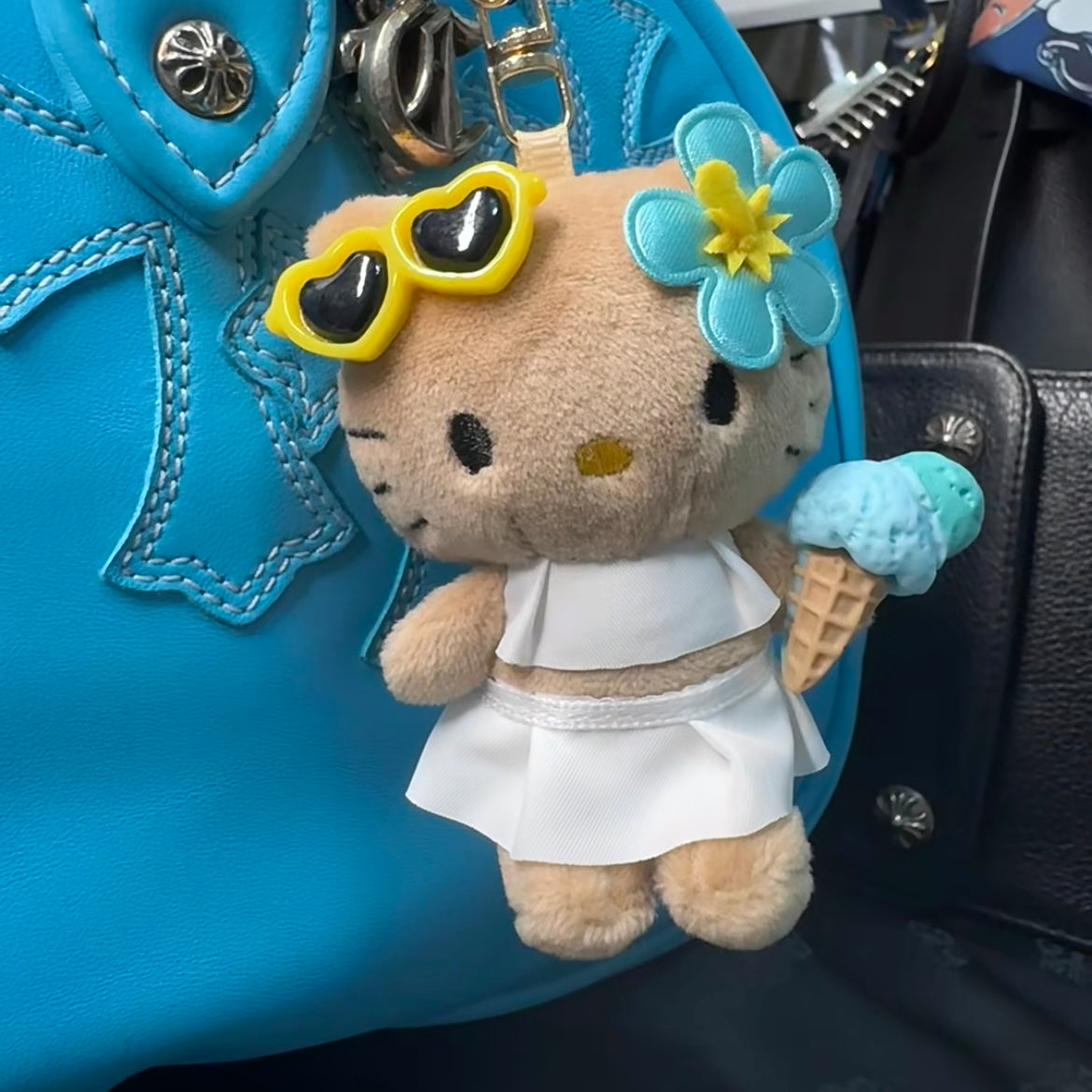 【Limit One/Person】Me% X Hello Kitty | Mascot Holder Keychain 13Cm (Tan Swimsuit)