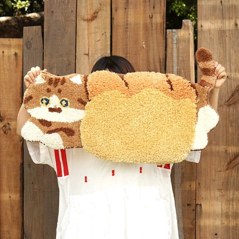 Mewjicat-Shaped Floor Rug (Bread) /// Bn