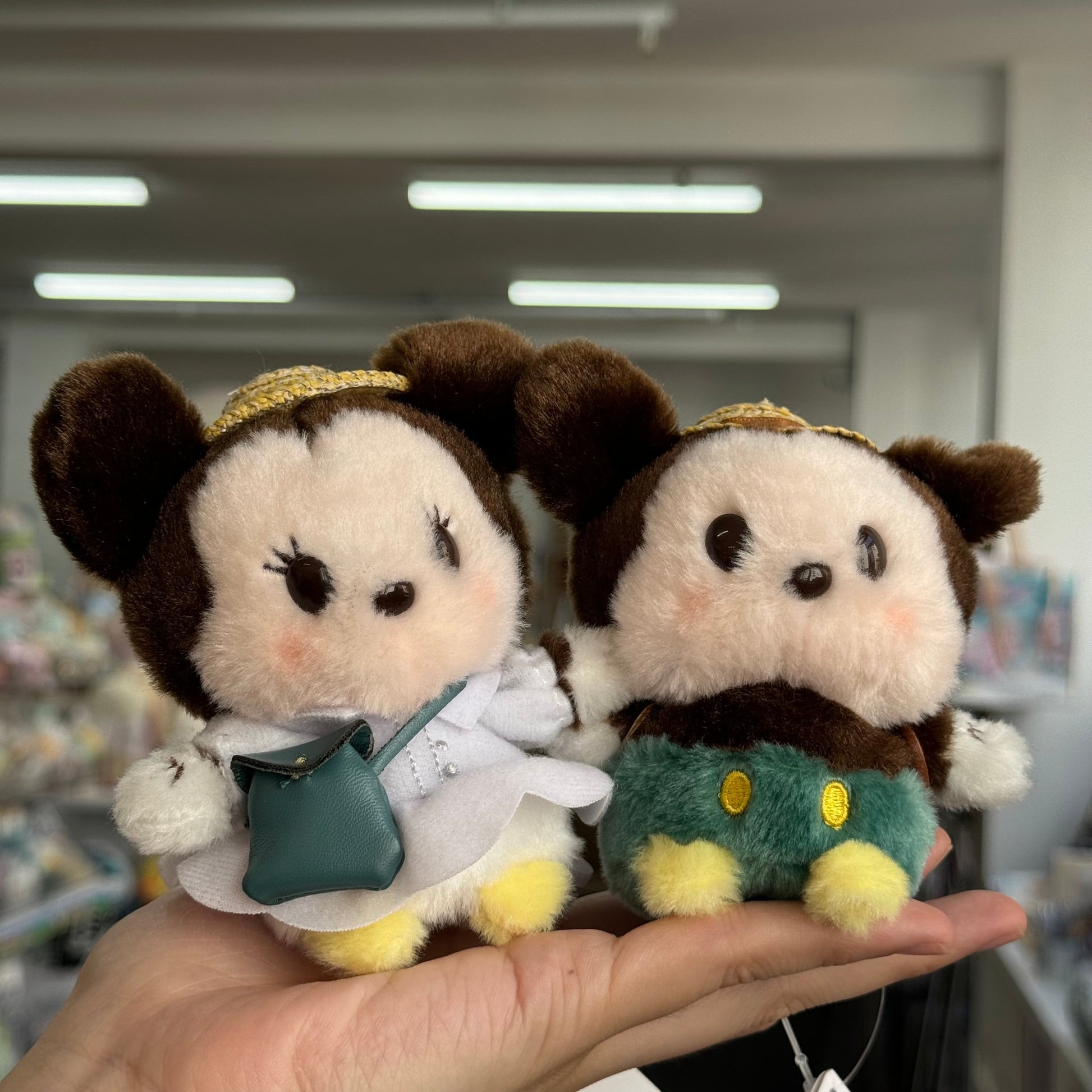 Disney | Minnie Mouse Plush Toy Urupocha-Chan Pilot 12×9×8Cm (Haneda Airport Limited Collection)