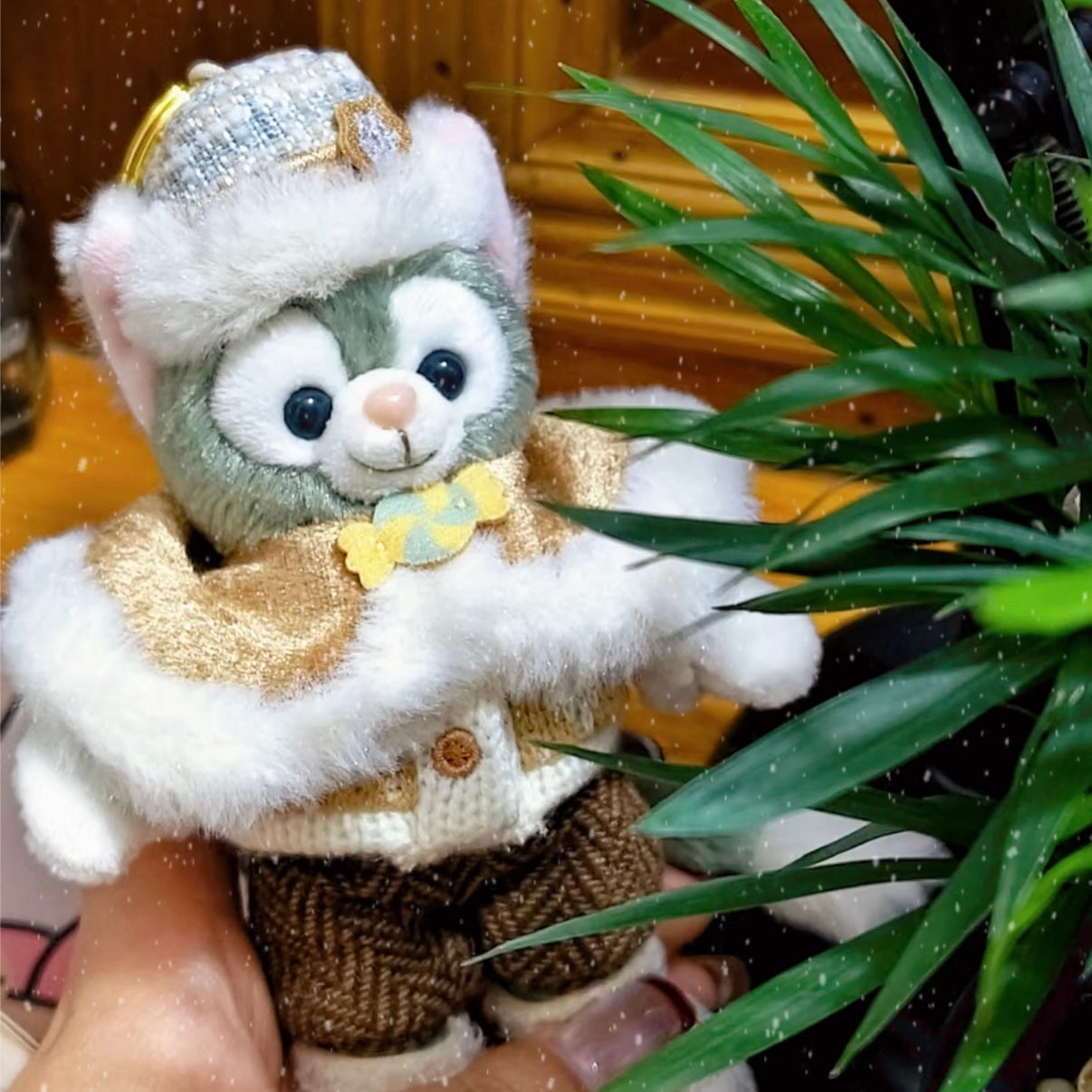 DISNEY | SHANG HAI DisneyLand GelaToni Mascot Holder Plush Keychain (Duffy and Friends Winter Collection)