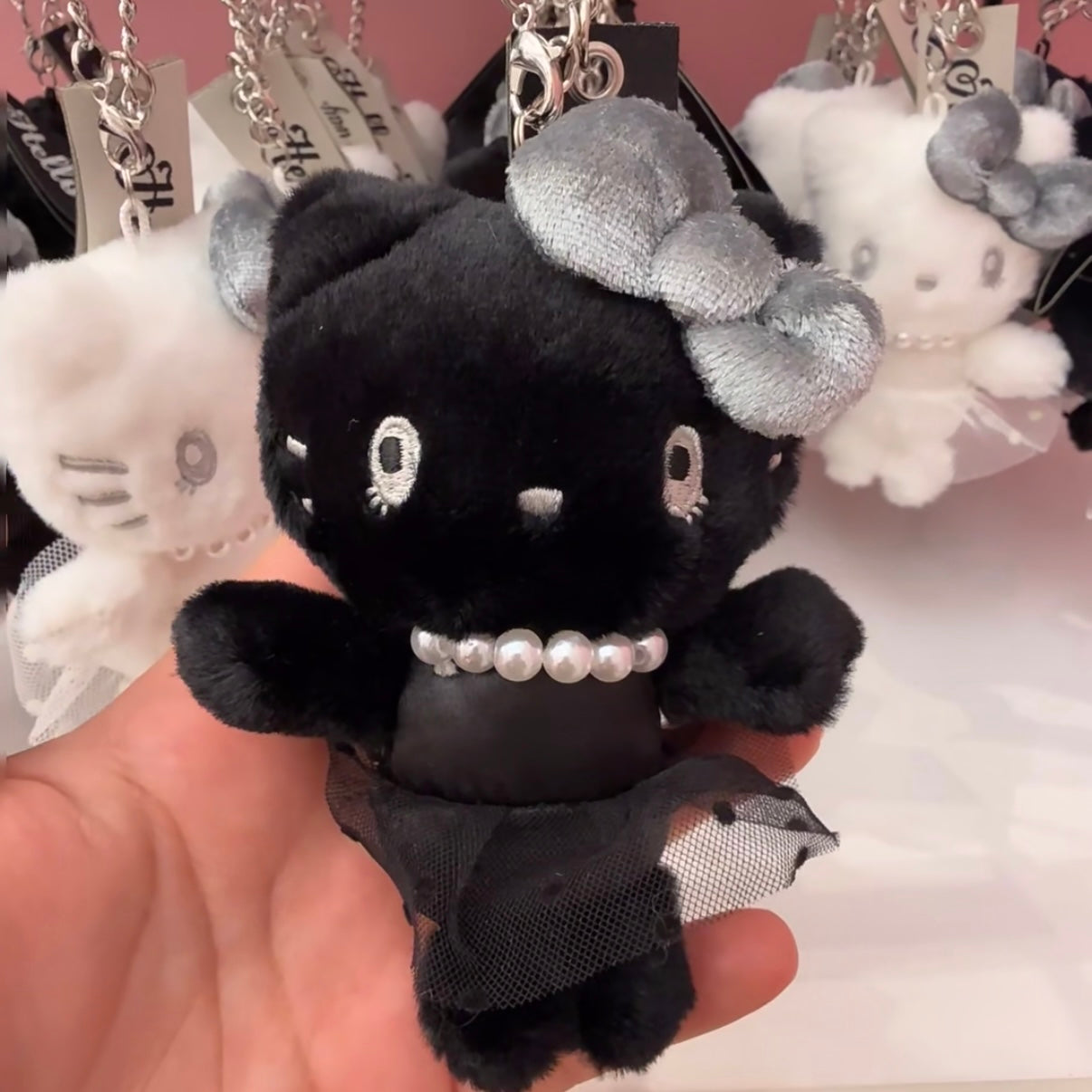 USJ x Hello Kitty | Mascot Holder Plush Keychain Bag Charm (White & Black) Black