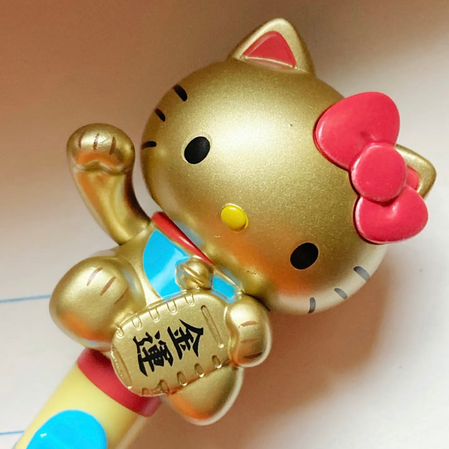 SANRIO | Hello Kitty Action Mascot Ballpoint Pen 0.7mm Black 30×170mmΦ10.5mm (Maneki Lucky Cat Gold)