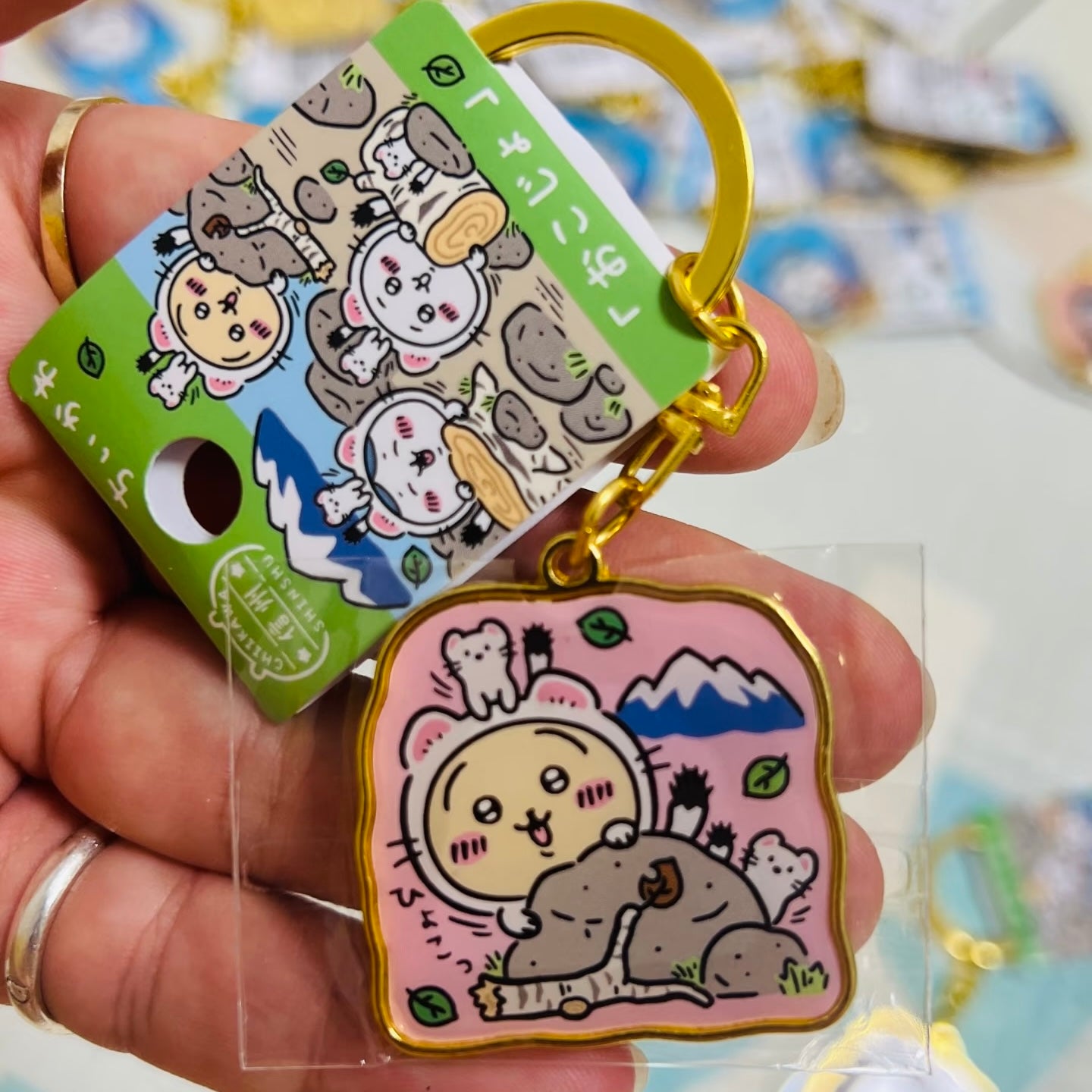 CHIIKAWA | Usagi Regional Exclusive Metal Keychains (Shinshu Limited - Calico Cat)