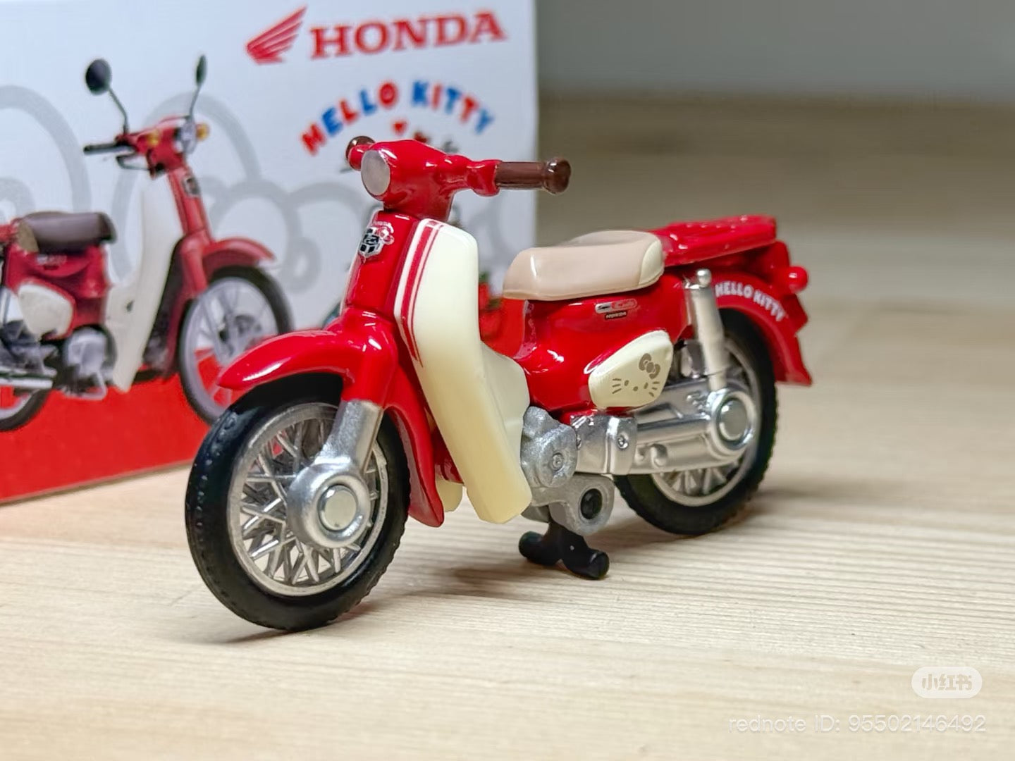 Tomica Super Cub × HELLO KITTY | Takara Tomy Honda Limited