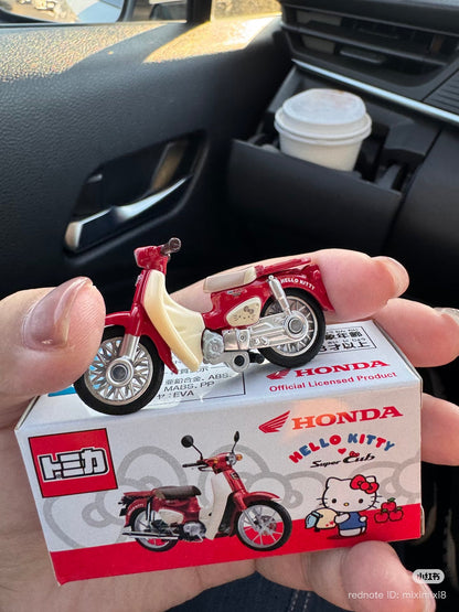 Tomica Super Cub × HELLO KITTY | Takara Tomy Honda Limited
