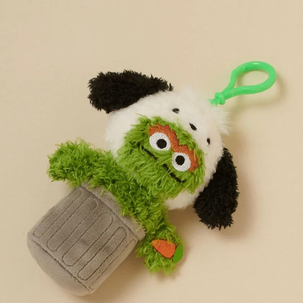 SESAME STREET MARKET x SANRIO | Oscar x Pochacco Mascot Holder Bag Charm Keychain
