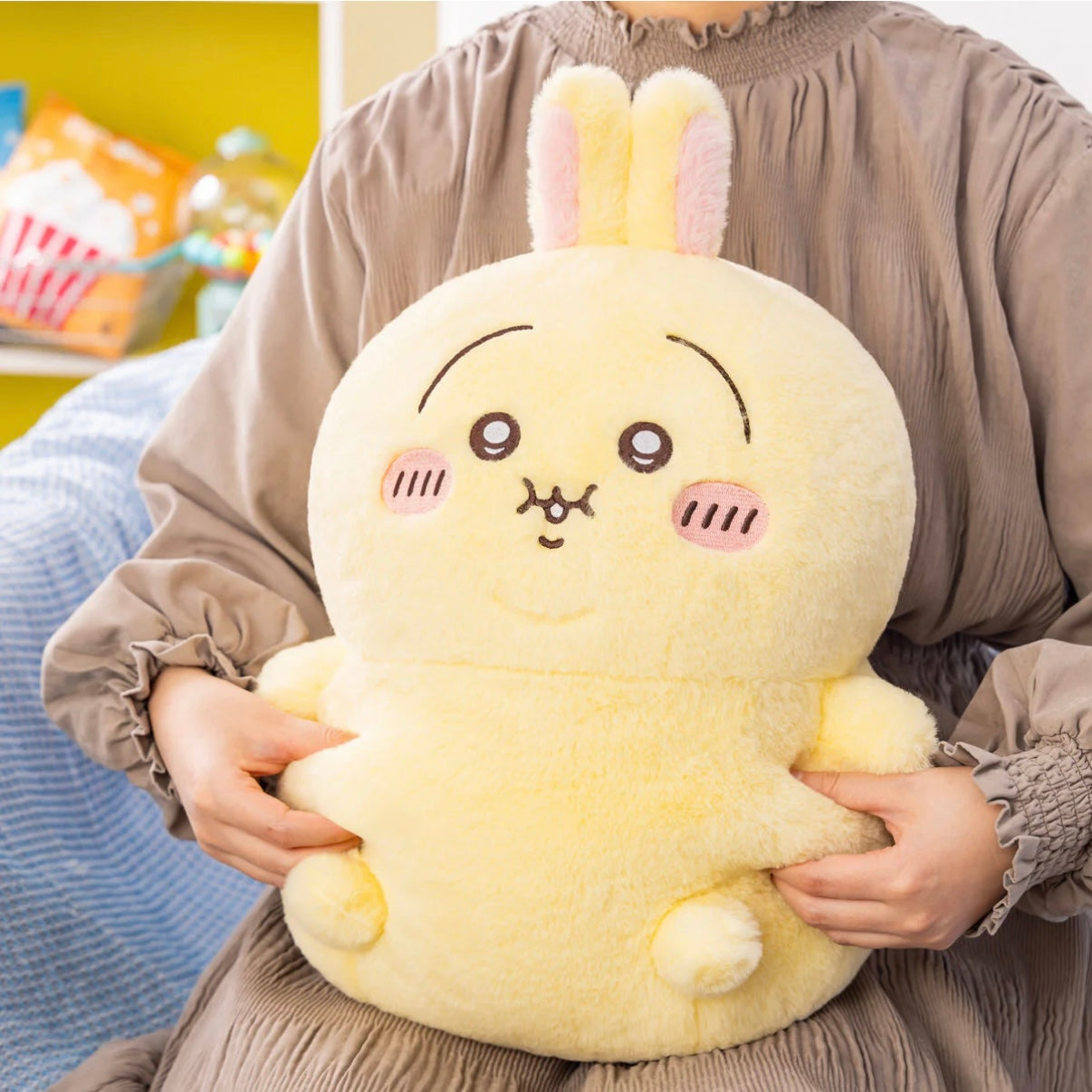 【Pick up only】CHIIKAWA | Usagi Heavy! Chubby Hugging Plush Toy 360x360x280mm