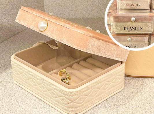 Usjpeanuts Snoopy Warm With You Jewelry Box