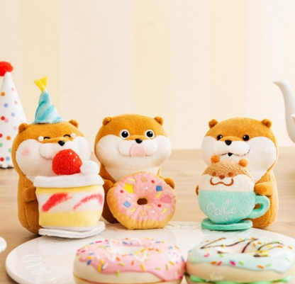 Kawaiiusono Kawauso | Cute Lie Otter Plush Doll H120×W75×D110Mm 小玩笑小水獭 甜甜圈 小玩偶/公仔/桌面装饰