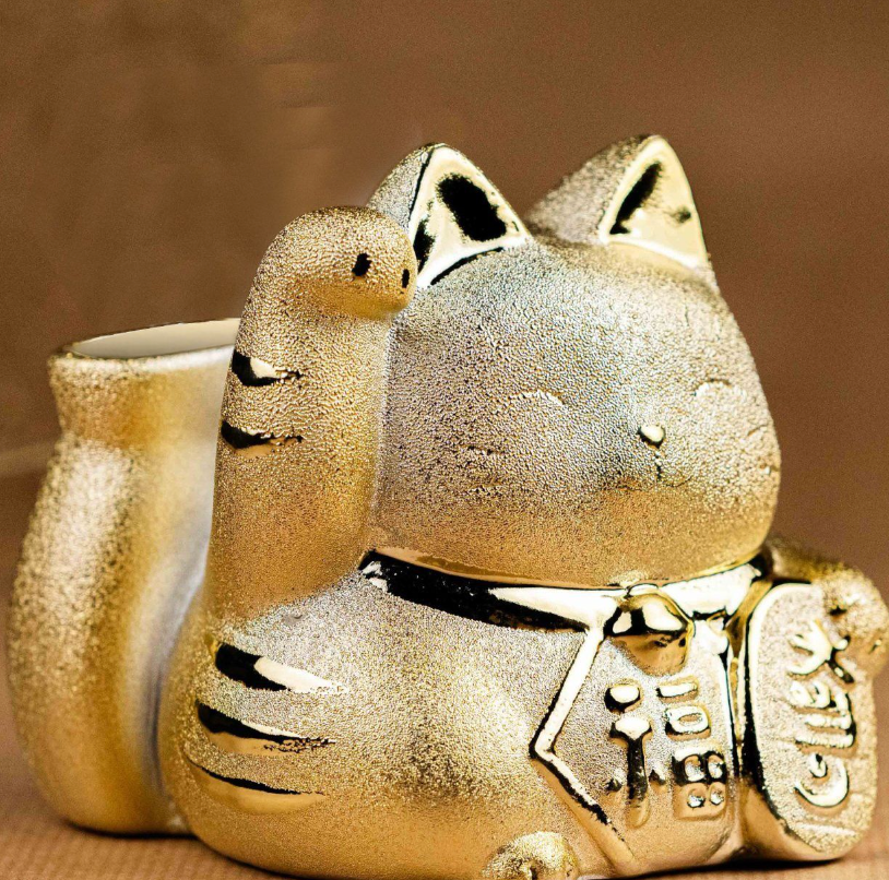 Yakushigama | Golden Maneki-Neko Lucky Cat 9.5Cm 7492 药师窑 金色招财猫陶瓷摆件