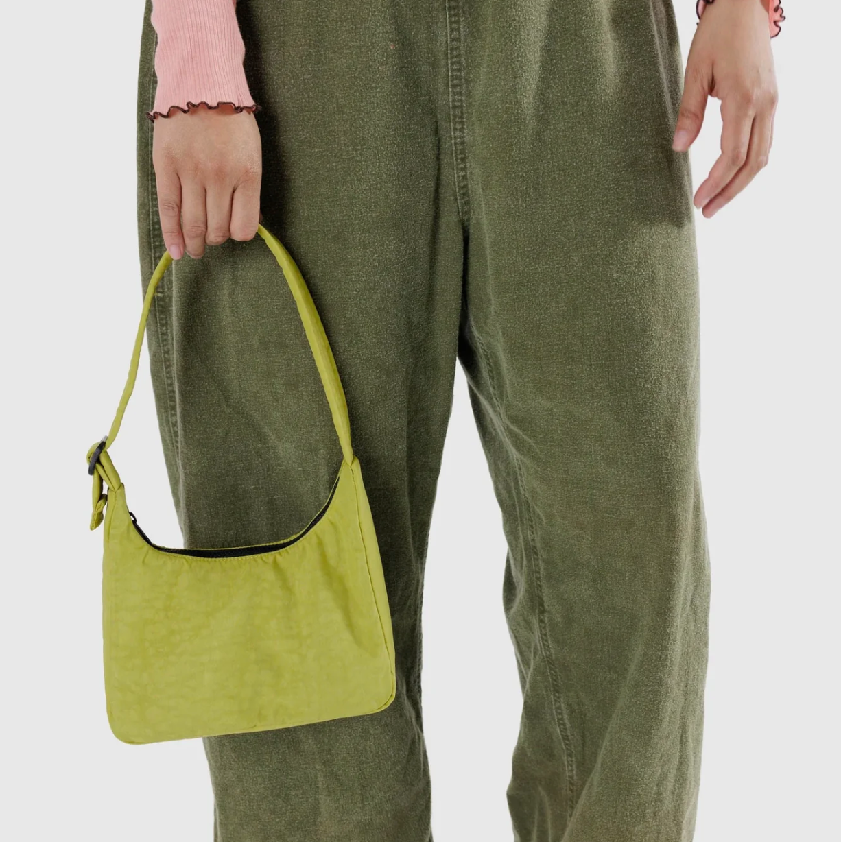 Baggu | Mini Nylon Shoulder Bag (Lemongrass) 超轻防水尼龙包 单肩包 腋下包 肩带可调节