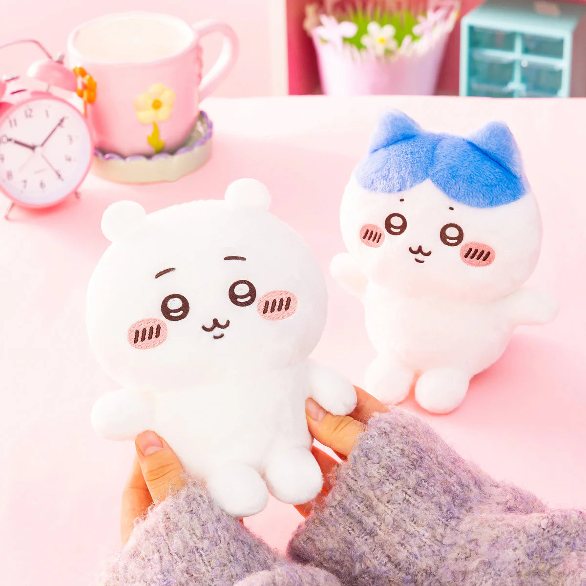 CHIIKAWA | Hachiware Little Posing Plush Toy 190×120×80mm (Sitting)