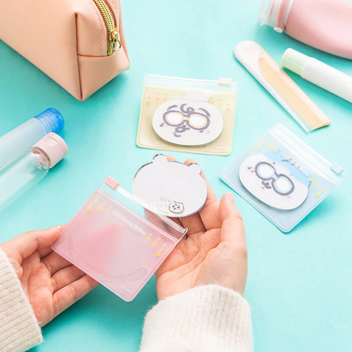 CHIIKAWA | Usagi Mini Acrylic Mirror with Pouch 65×65mm (Chiikawa Baby)