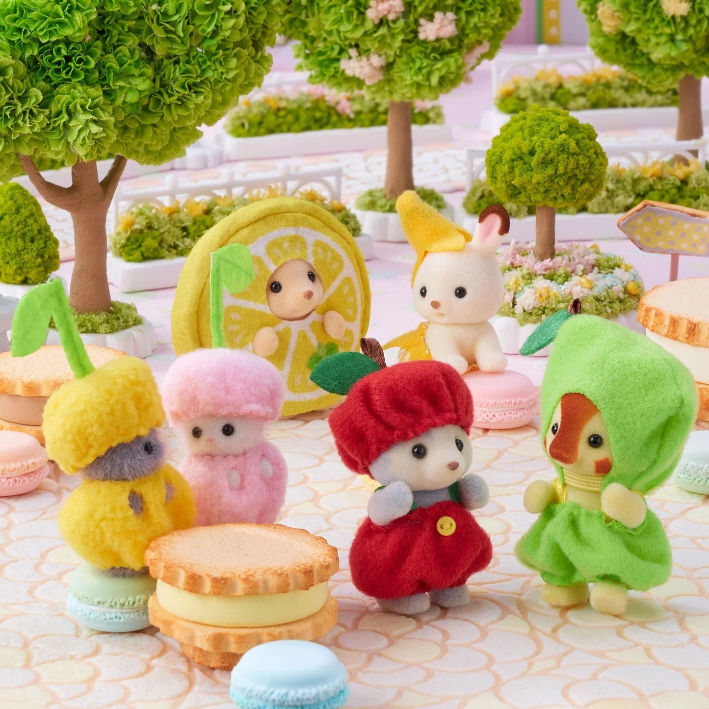 Sylvanian Families | Secret Cutie Collectibles Fruity Babies Series1 Blind Bag (Randomly Shipped)