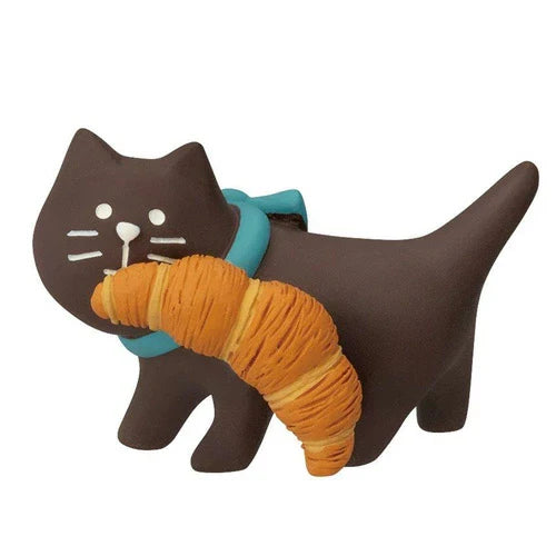 DECOLE | Concombre Yamaneko Figurine Bread Carrying Kitten Croissant 2.8 x 4.4 x 2.4cm - 47316