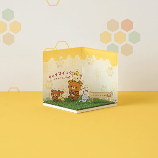 SAN-X | Grass Acrylic Stand 100x149mm (Chairoikoguma Honey Exploration Team)