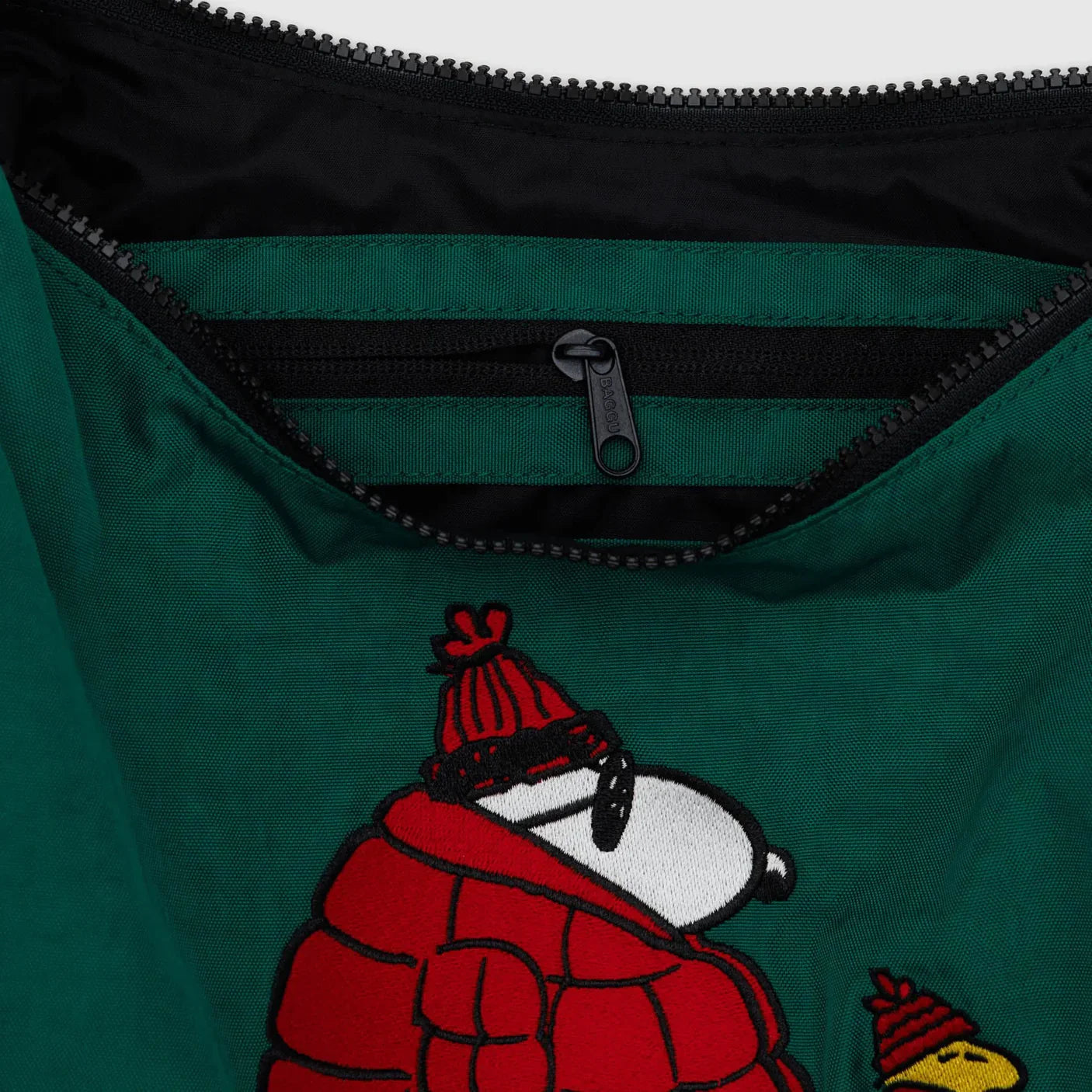 Medium Nylon Crescent Bag - Snoopy & Woodstock
