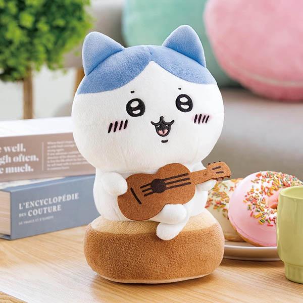 Chiikawa | Hachiware Talking Plush W135 X H210 D125Mm 吉伊卡哇 八字喵/小八/小蓝 唱歌玩偶/毛绒摆件
